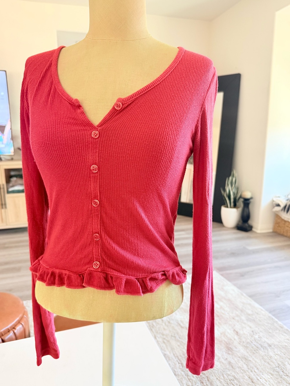 Don't Ask Why Italy made Ruffle Hem Ribbed Button Down Top feminine viscose